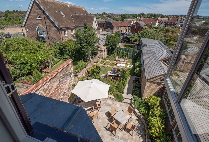 민박 One Holyrood Hotel & Cafe