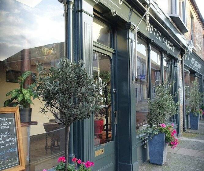 민박 One Holyrood Hotel & Cafe