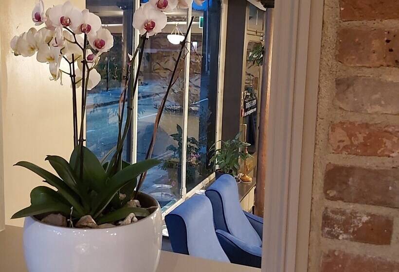 민박 One Holyrood Hotel & Cafe