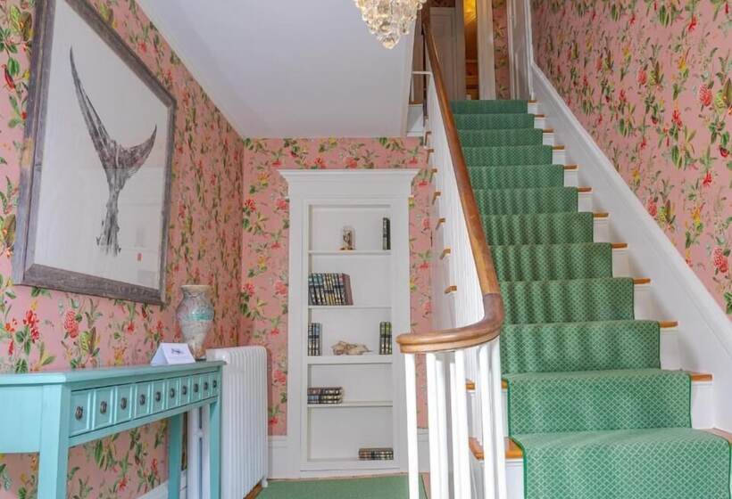 צימר Sally Webster Inn