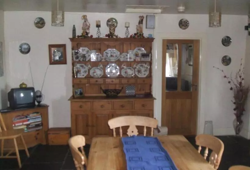 Broadlea Of Robgill Country Cottage & Bed And Breakfast