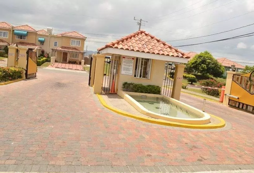 Country Club Mangowalk Townhouse