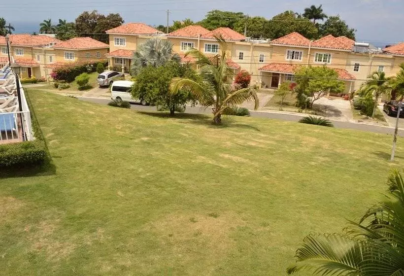 Country Club Mangowalk Townhouse