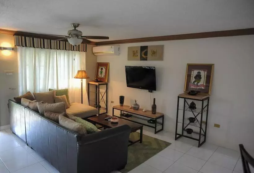 Country Club Mangowalk Townhouse