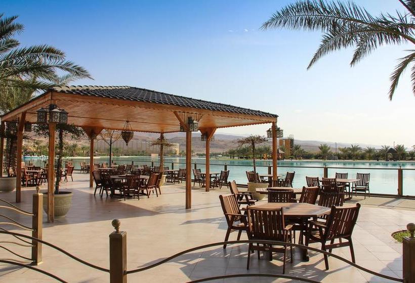 مسافرخانه Lagoon Hotel & Resort