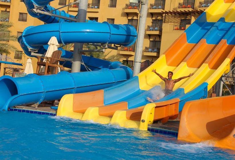 مسافرخانه Lagoon Hotel & Resort