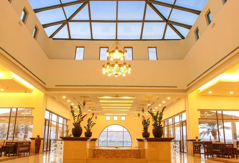 مسافرخانه Lagoon Hotel & Resort