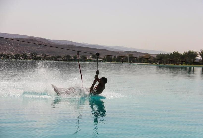 مسافرخانه Lagoon Hotel & Resort