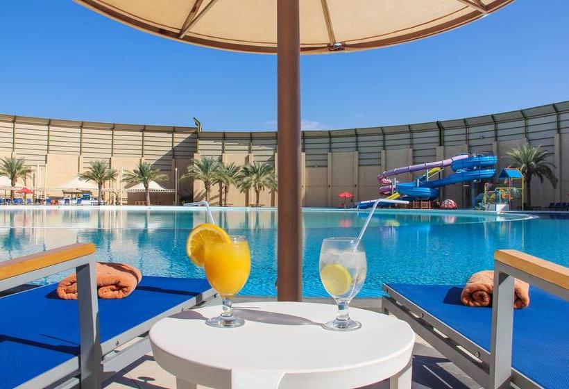 مسافرخانه Lagoon Hotel & Resort