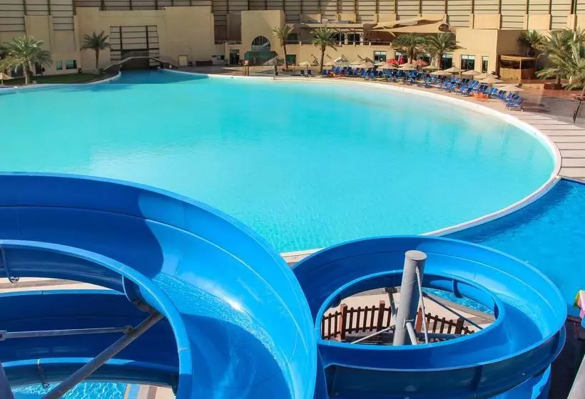 مسافرخانه Lagoon Hotel & Resort