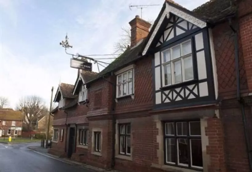 Hotelli Crown And Horns Inn