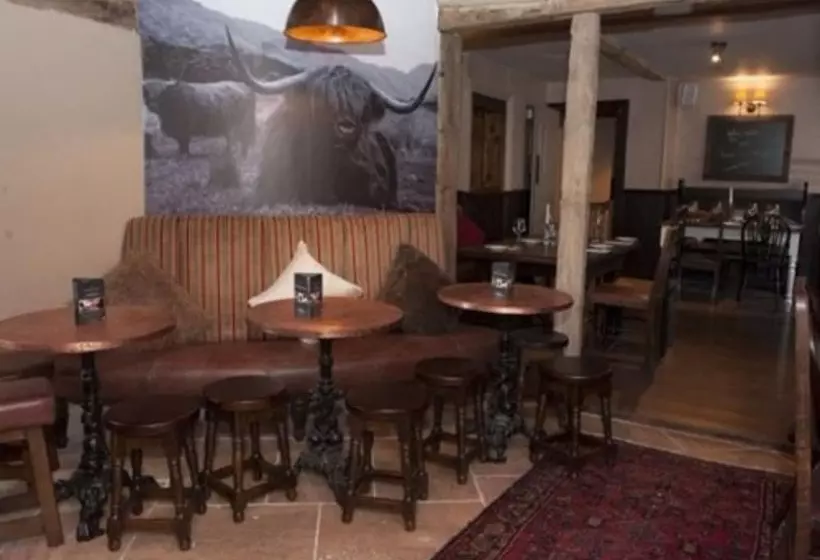 Hotelli Crown And Horns Inn