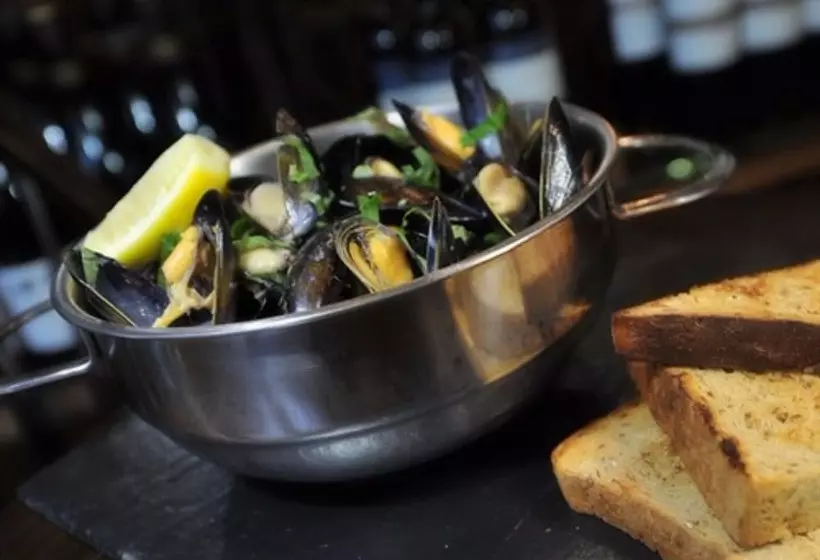 Hotelli Crown And Horns Inn