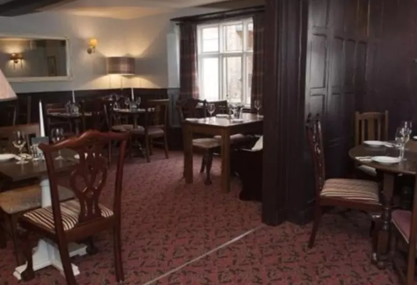 Hotelli Crown And Horns Inn