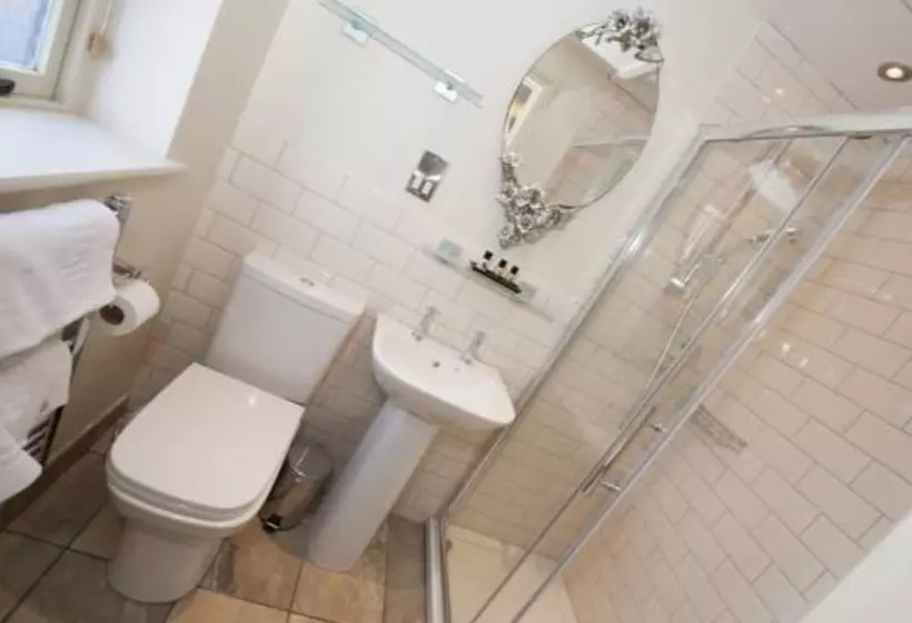 Hotelli Crown And Horns Inn