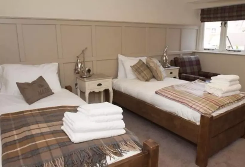 Hotelli Crown And Horns Inn