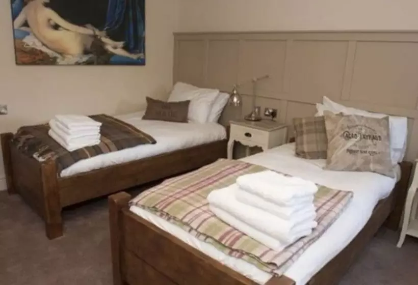 Hotelli Crown And Horns Inn