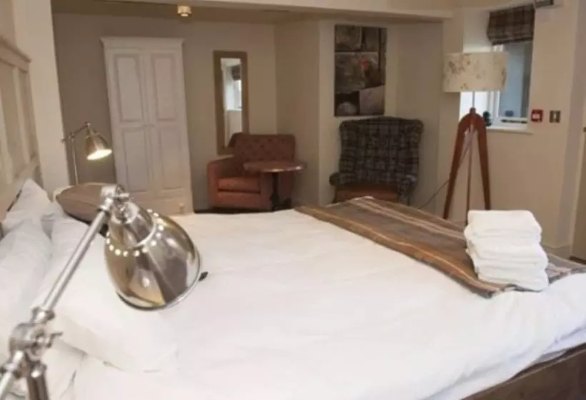 Hotelli Crown And Horns Inn