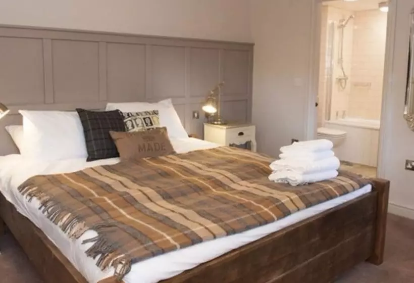 Hotelli Crown And Horns Inn