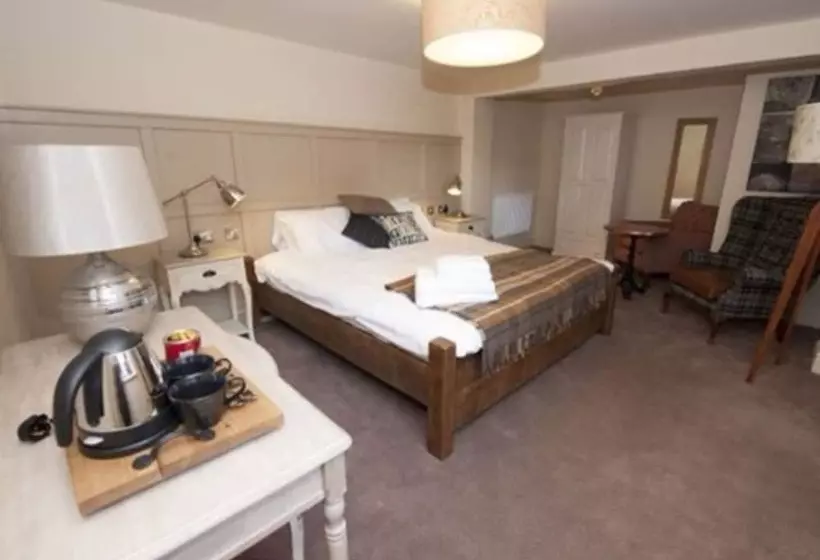 Hotelli Crown And Horns Inn