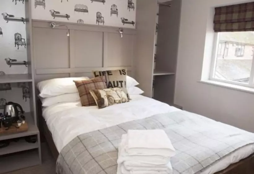 Hotelli Crown And Horns Inn