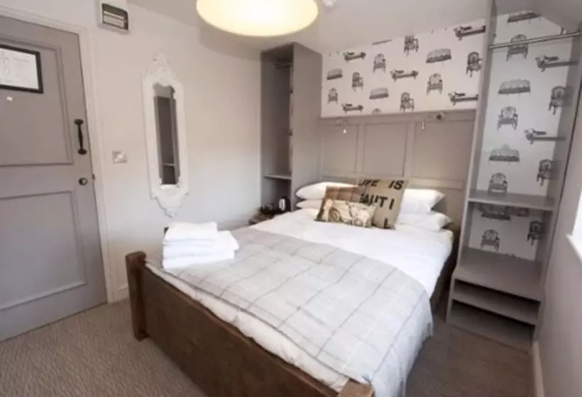 Hotelli Crown And Horns Inn