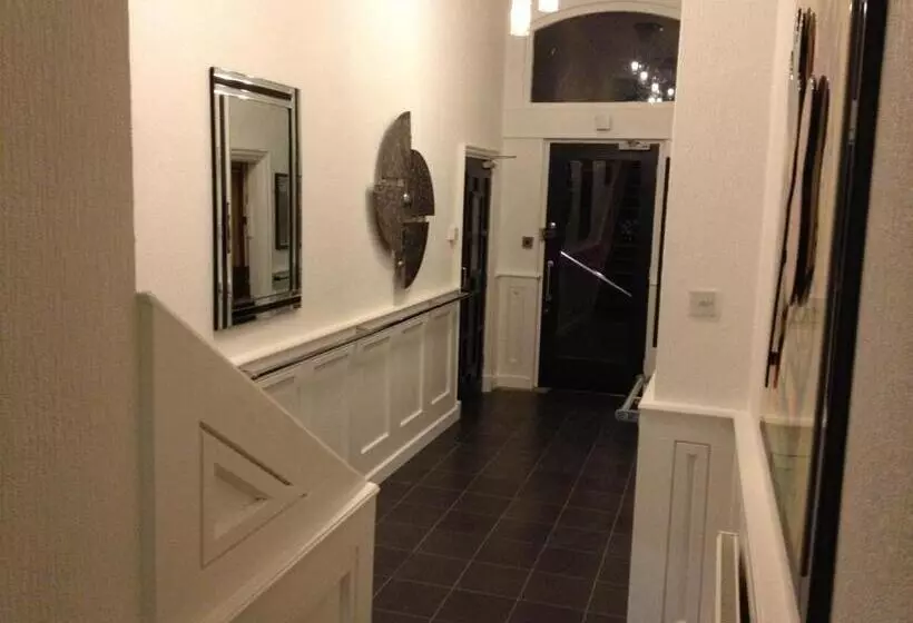 هتل Hendham House