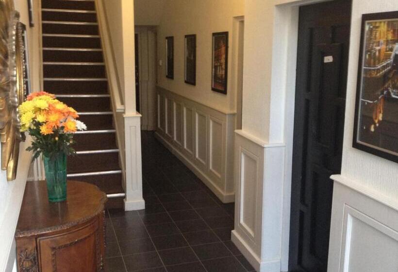 فندق Hendham House