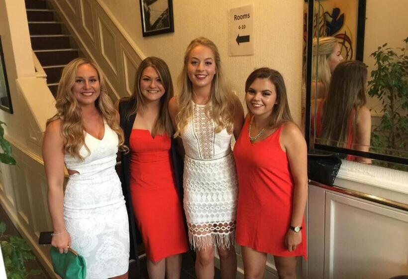 فندق Hendham House