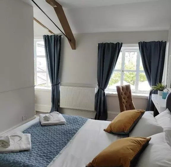 Отель Kings Arms