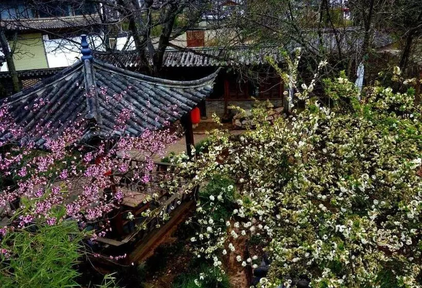 ホテル Lijiang Baisha Holiday Resort