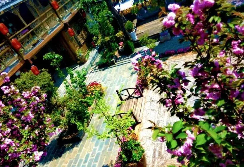 ホテル Lijiang Baisha Holiday Resort