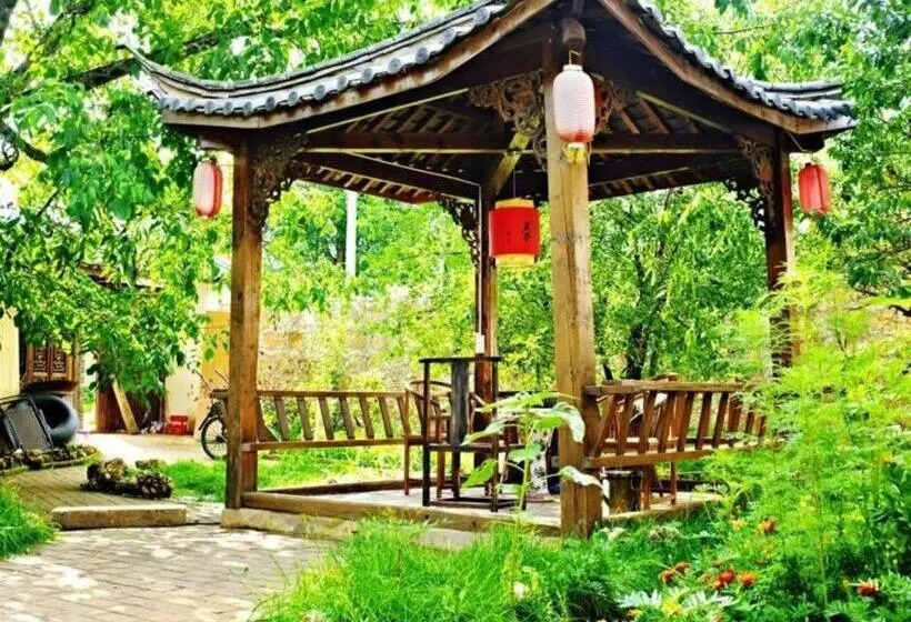 ホテル Lijiang Baisha Holiday Resort