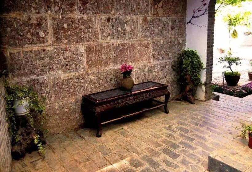 ホテル Lijiang Baisha Holiday Resort