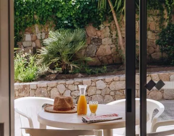 Отель Hôtel Et Résidence Benista