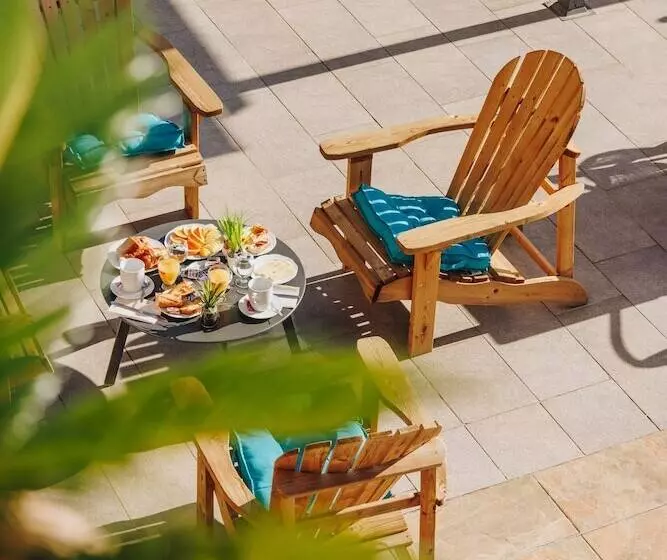 Отель Hôtel Et Résidence Benista