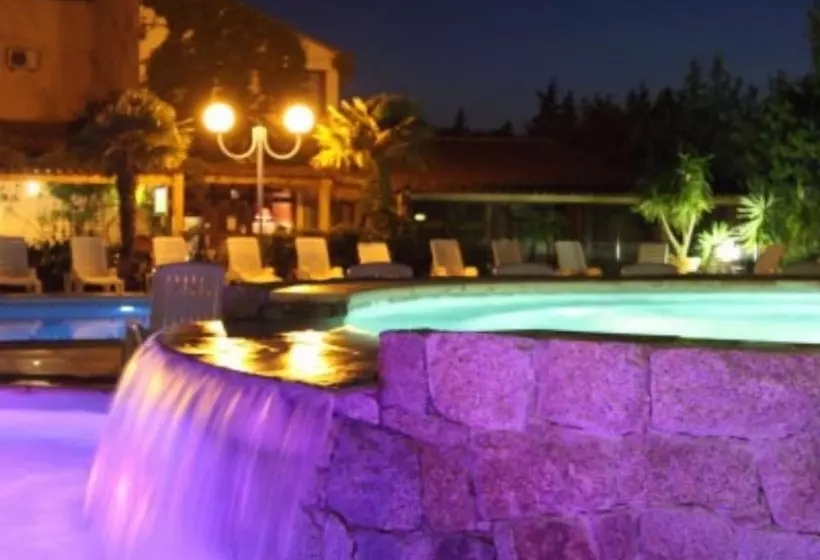 Отель Hôtel Et Résidence Benista