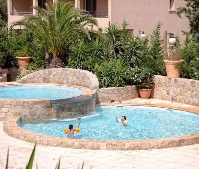 Отель Hôtel Et Résidence Benista