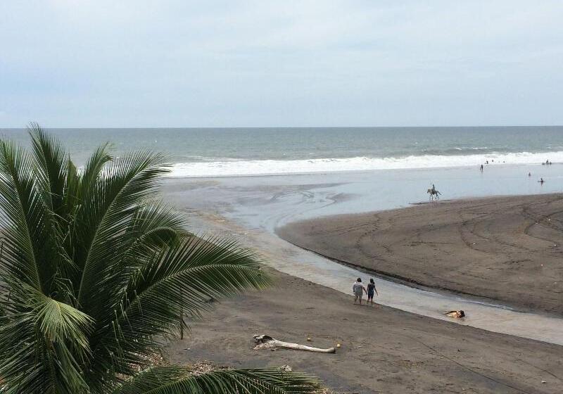 هتل Sabas Beach Resort