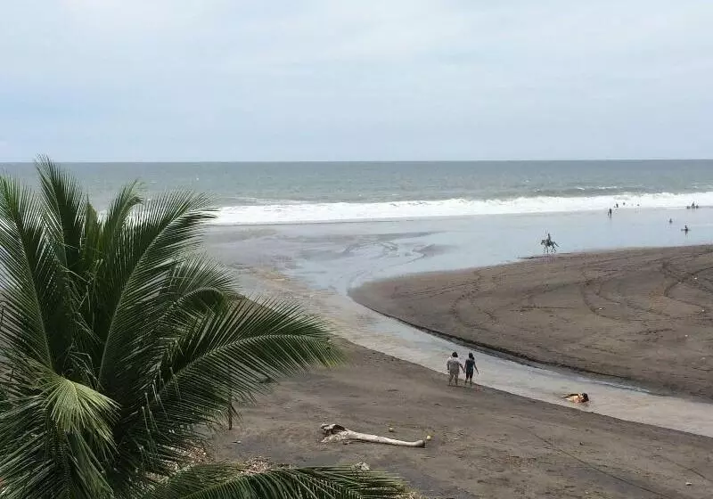 هتل Sabas Beach Resort