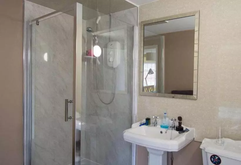 酒店 The Crown Aldbourne