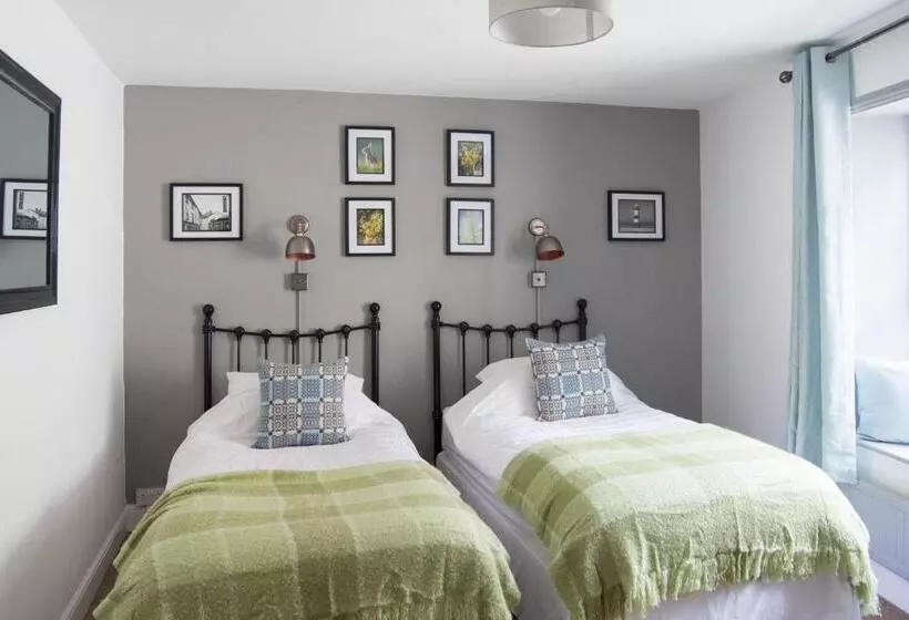 酒店 The Crown Aldbourne