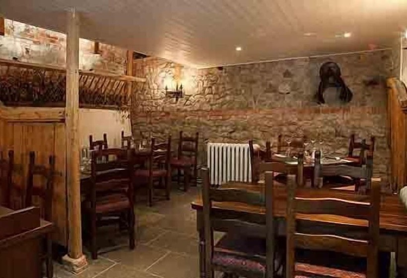 בית מלון כפרי The Lamb Inn