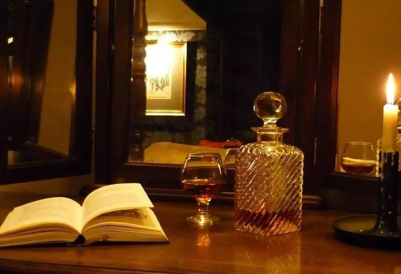 Hotel The Leather Bottle Ltd