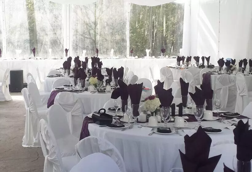 호텔 Timber House Resort