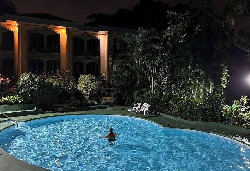 هتل Trapp Family Country Inn