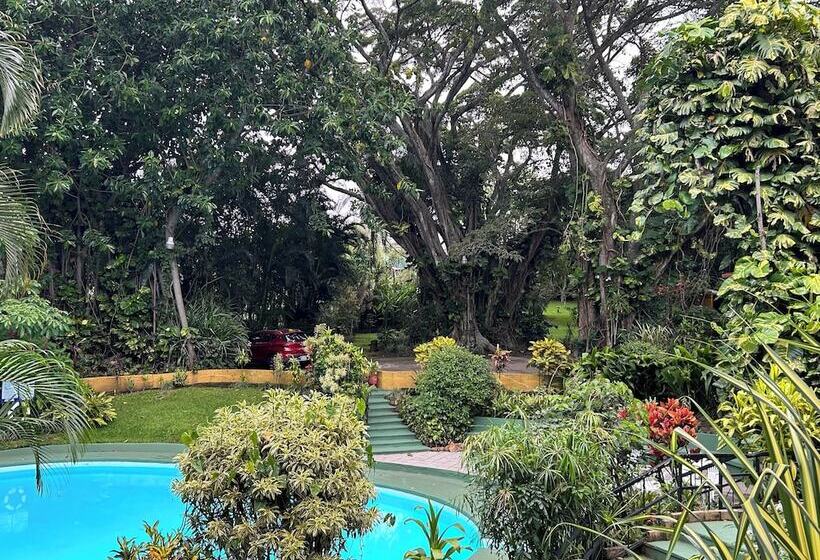 هتل Trapp Family Country Inn