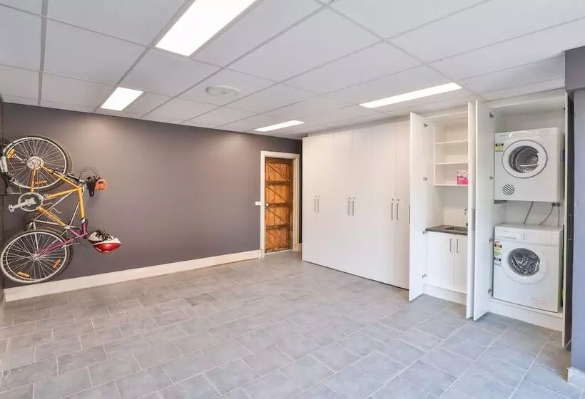 Indulge Apartments   Eighth Street