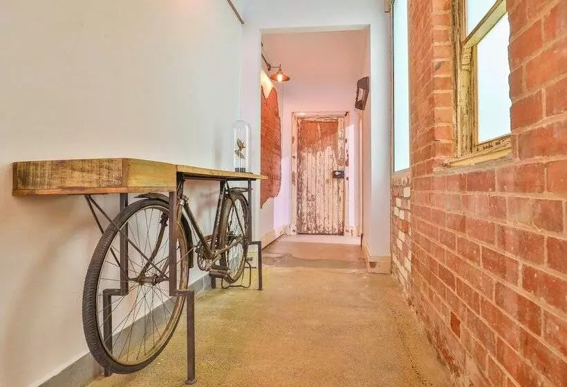 Indulge Apartments   Eighth Street