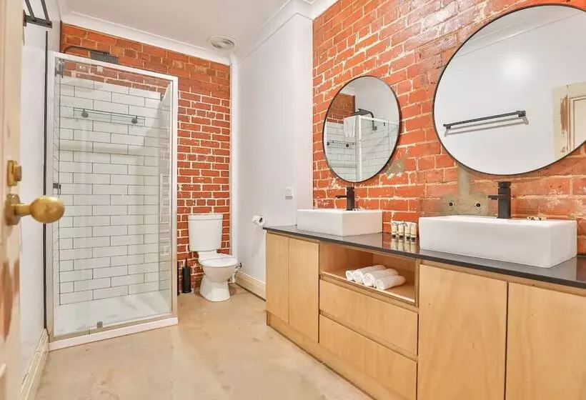 Indulge Apartments   Eighth Street